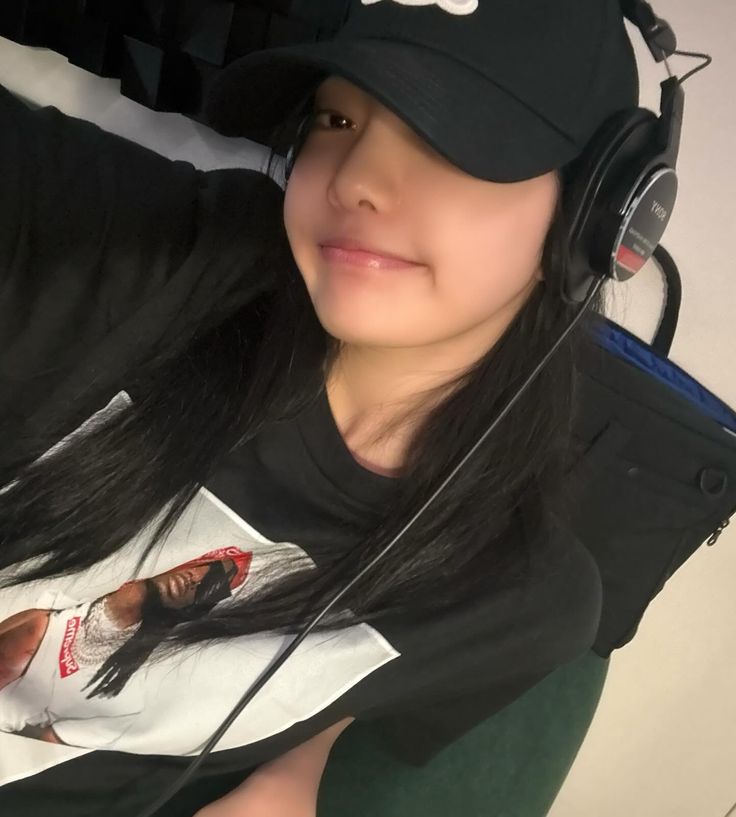 ☾, Sabine. tweet media