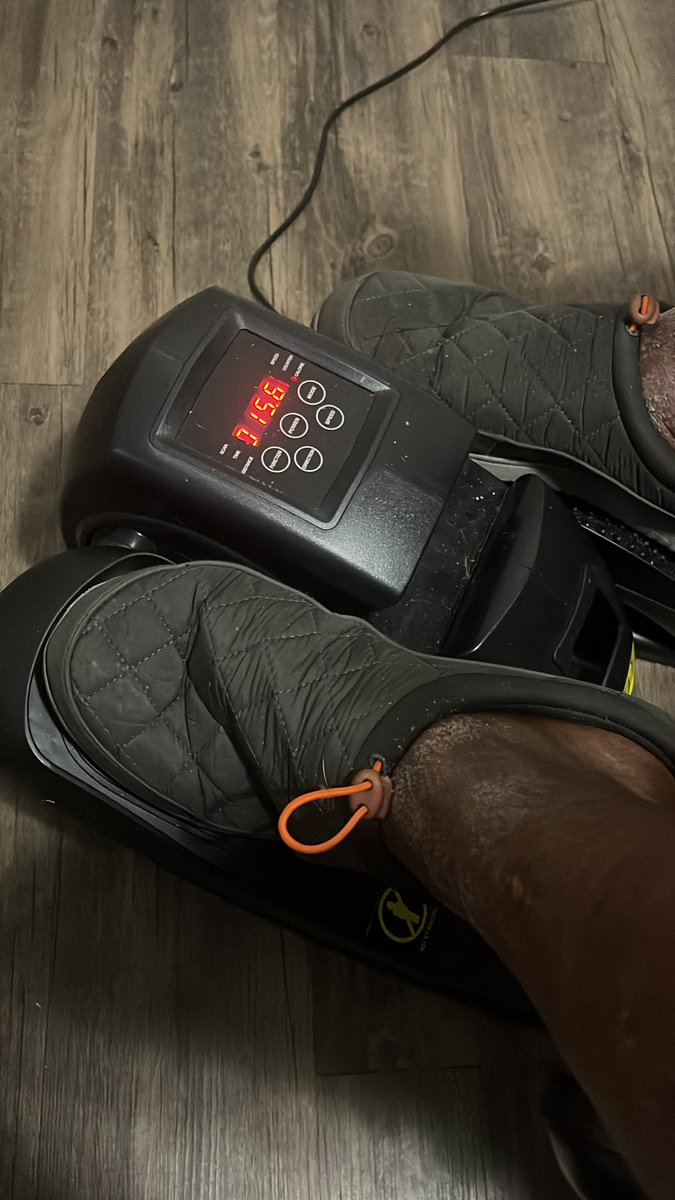 Papahealed's tweet photo. Today: ~1,500 steps, ~50m at slow pace. Extremely grateful for working legs, and mind slowly recovering.

Sat up 1h45m + 40min stepping. Can’t be more thankful. More to come. https://t.co/yLfKvT1msJ