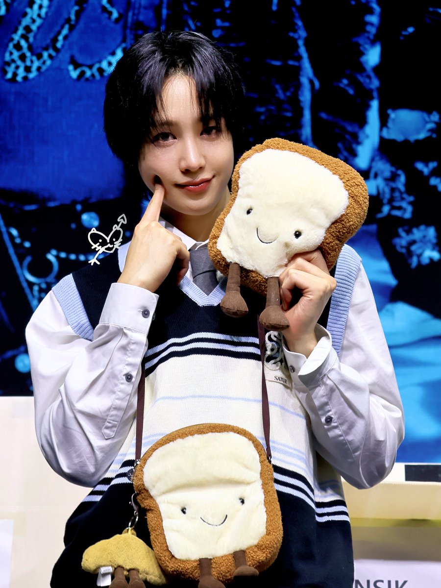 angie is delulu 🏹🐺 xikers + ATEEZ truther tweet media