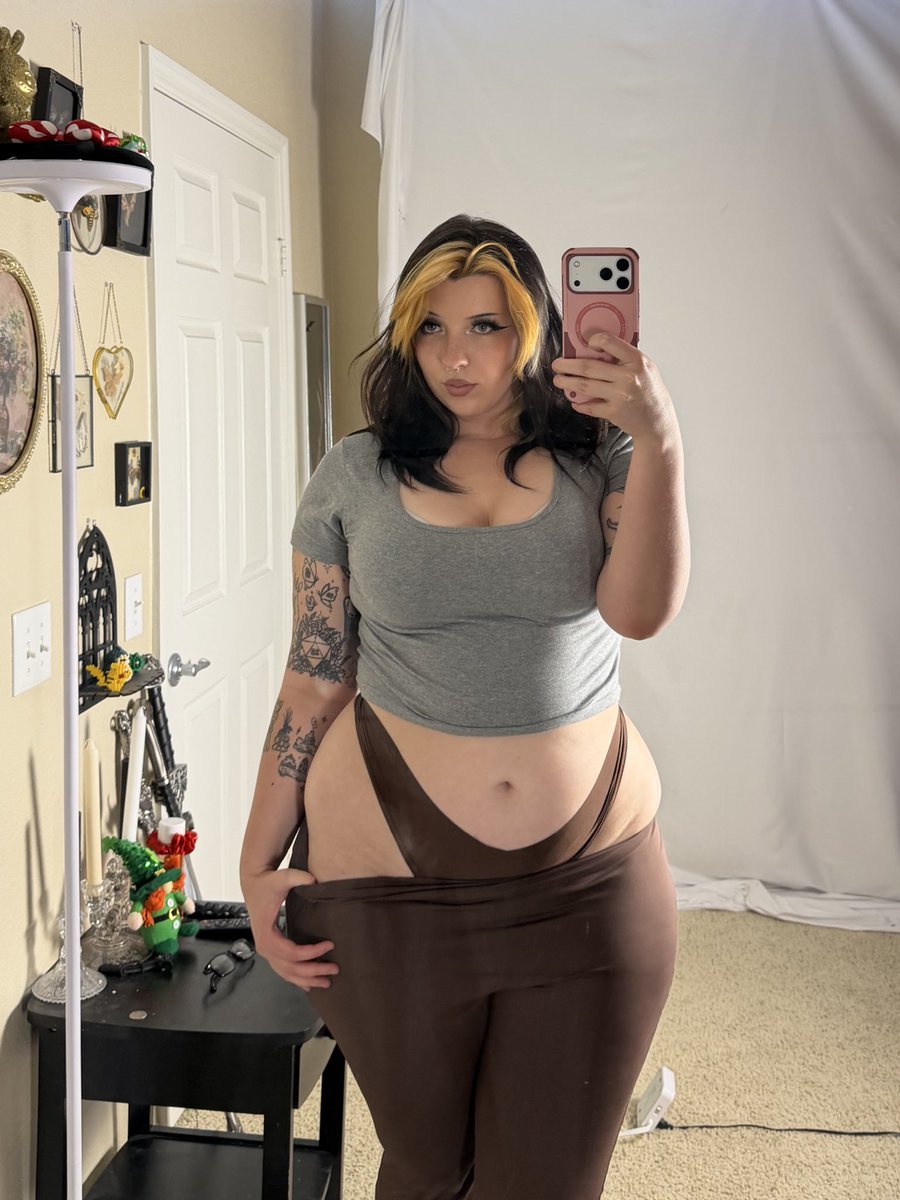 Sunnystummy tweet media