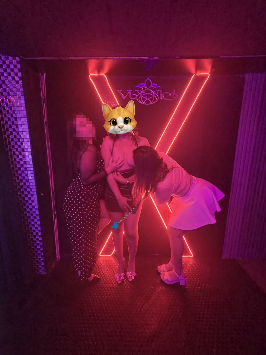 Zury y Axel tweet media