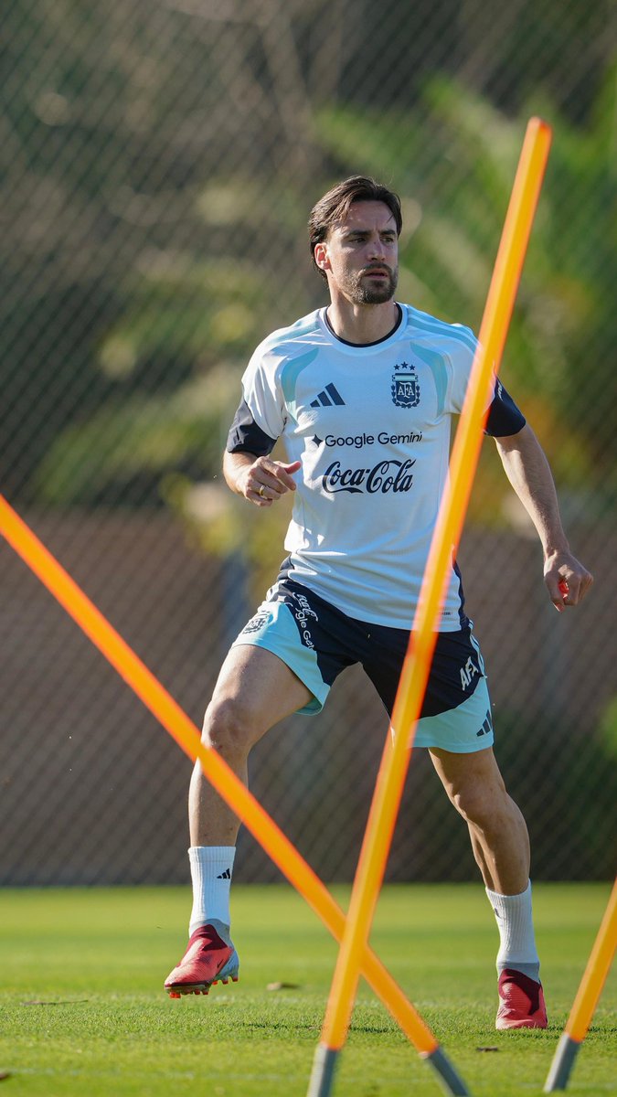 Nico Tagliafico tweet media