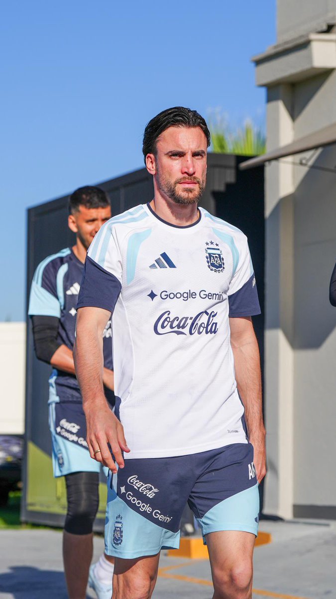 Nico Tagliafico tweet media