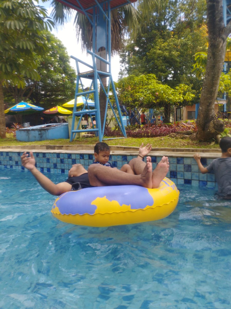 Sisa keseruan menikmati libur bersama anak tercinta... Saatnya kembali ke rutinitas 💙