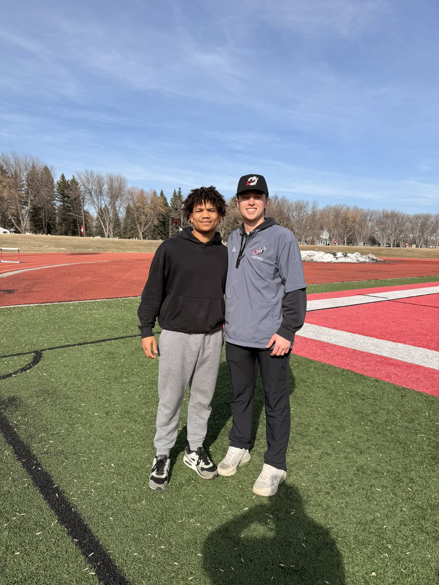 Laythan Hurst tweet media