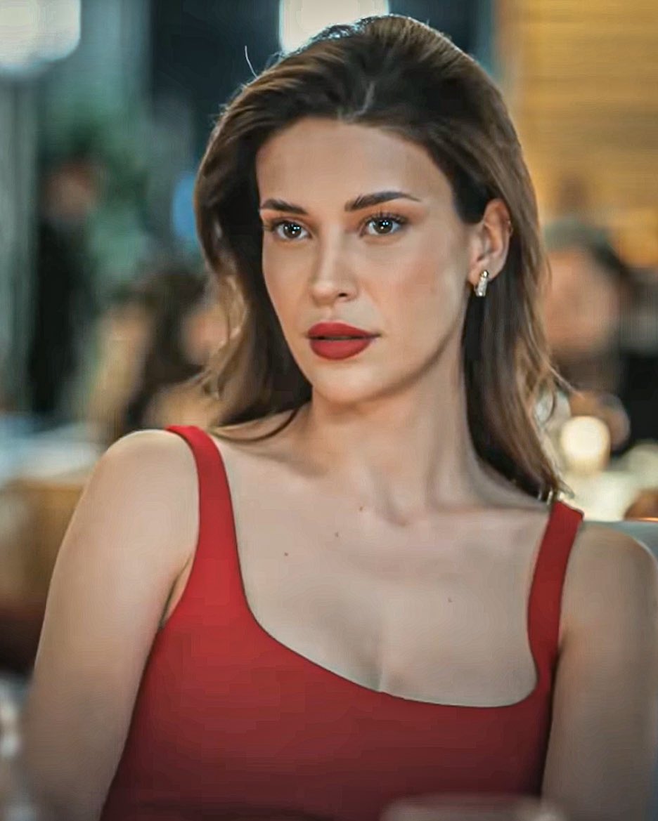 𝜗𝜚mina tweet media