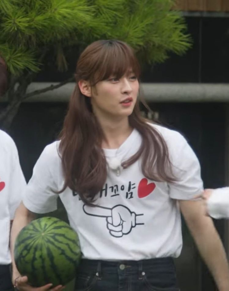 newt 🦋🔞 tweet media