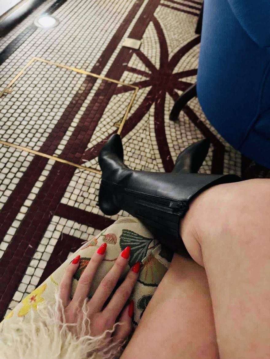 Mistress Royal tweet media