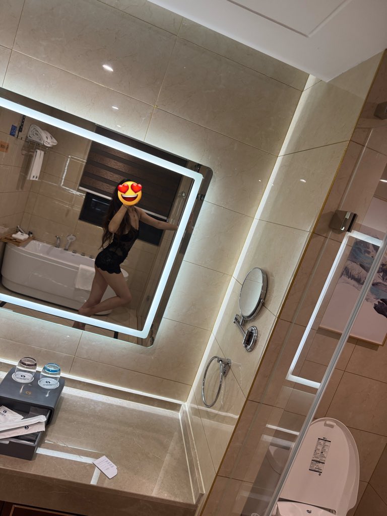 武汉夫妻长腿女神 tweet media