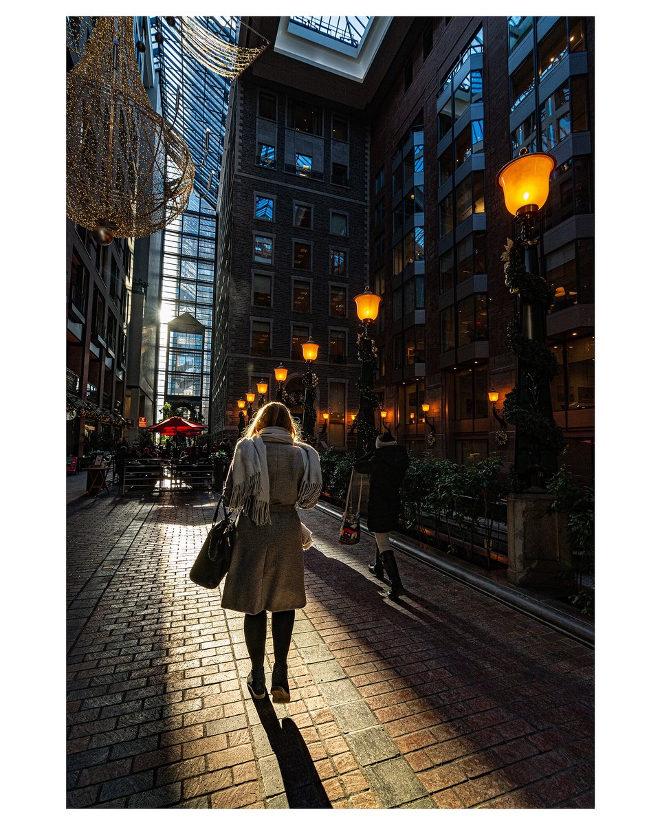 Strolling through the Montréal World Trade Centre. 👟

📷 arcpixel #montreal