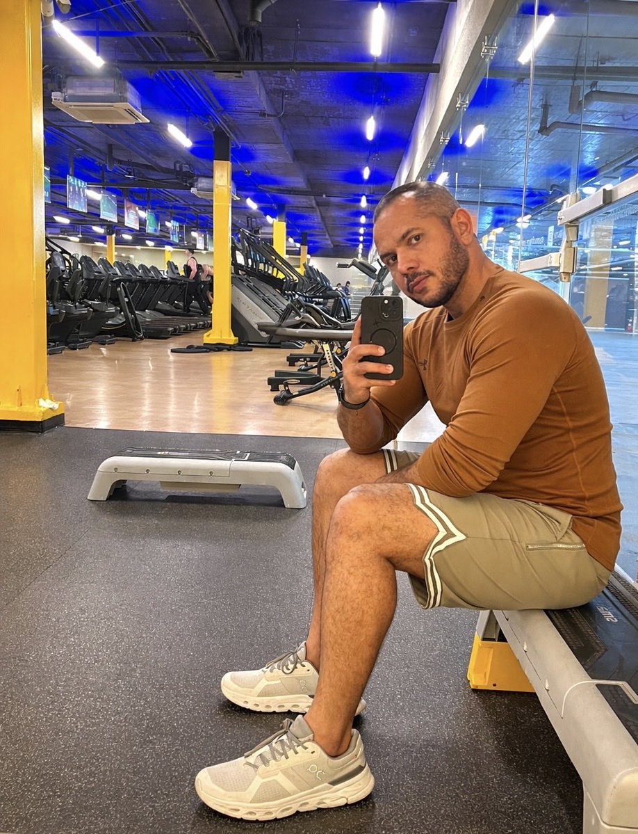 CARLOS CORONELL tweet media