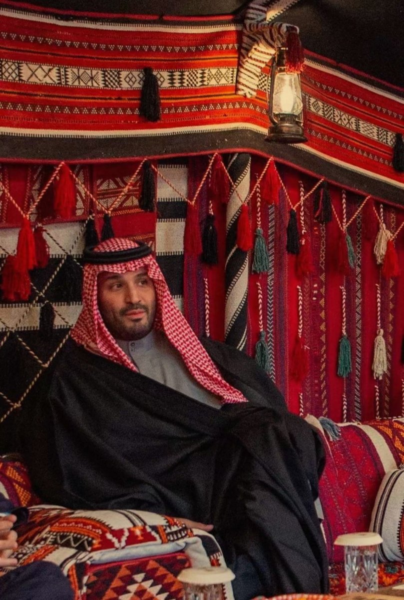 Bin__Rashed's tweet photo. الحمد لله إني سعودي وأعيش تحت ظل قيادتها الرشيدة أدام الله عزّهم وأدام الأمان على بلاد التوحيد، من عظيم نعم الله عليّ .

#الله_ثم_المليك_و_الوطن 
#محمد_بن_سلمان‌ https://t.co/RrEbD5UlkU