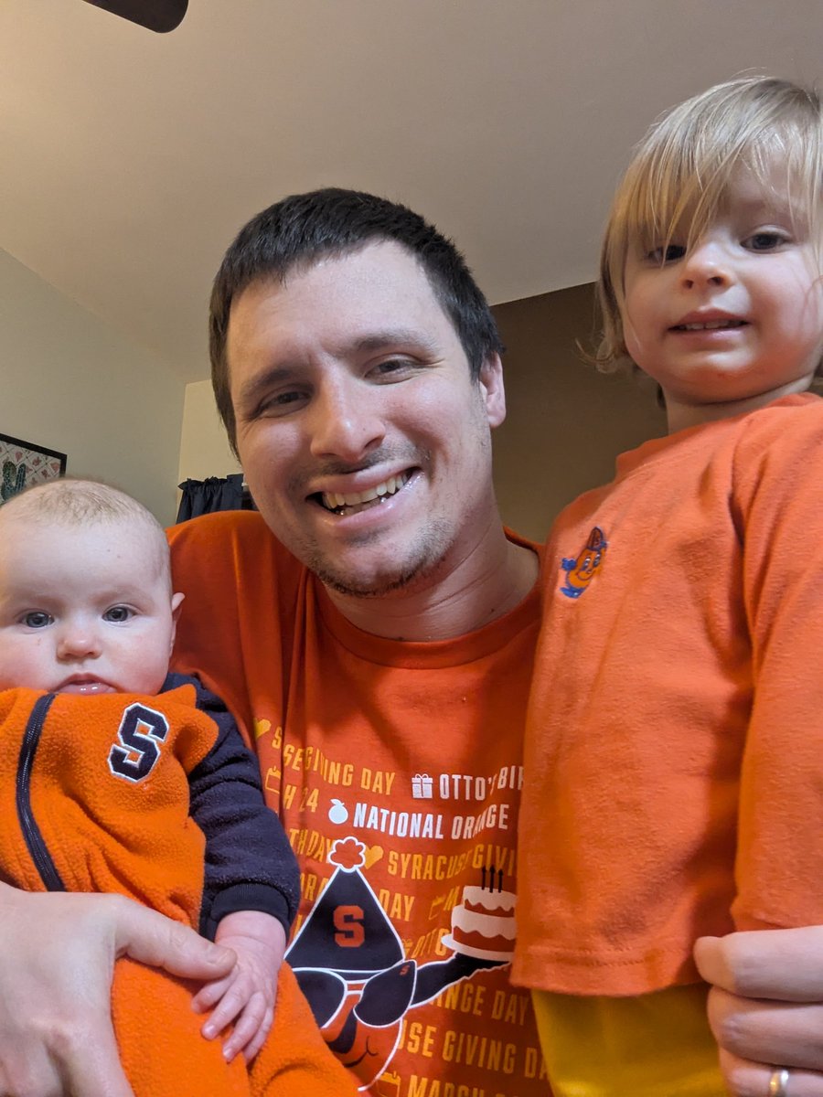 The family repping on #CuseGivingDay!