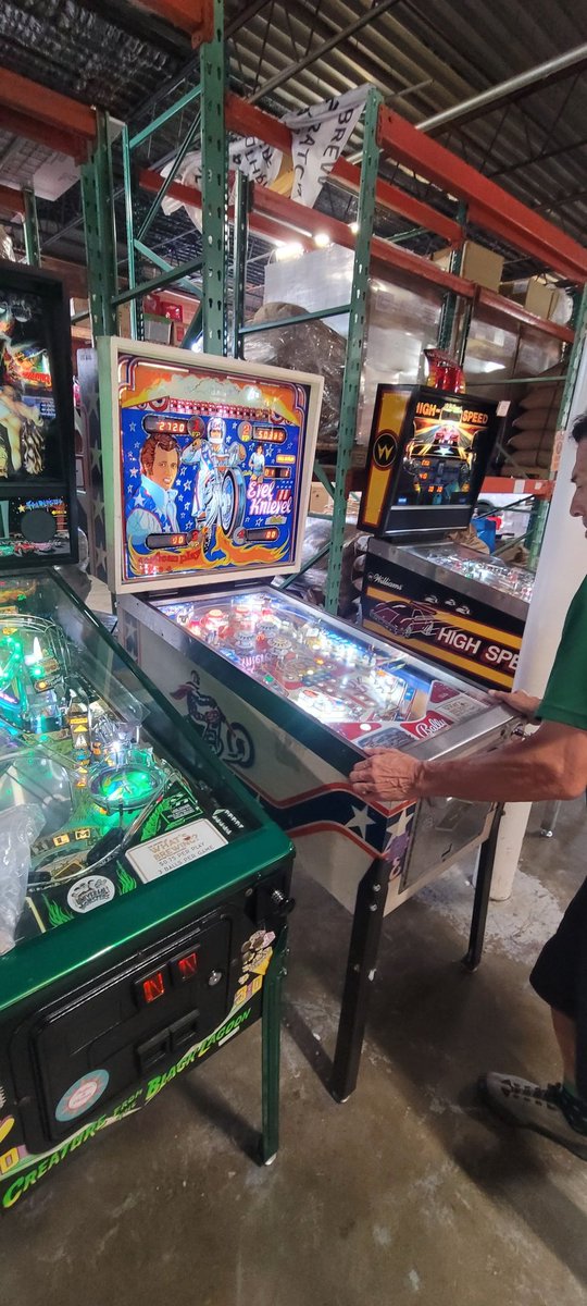 edwardkoenning's tweet image. Bikes, pinball, and yummy coffee for Carl's 57 birthday. Strava shorted me a few miles with that stupid resume button. #bikes #Cycling #Strava #EveryPedal @fairdalebikes