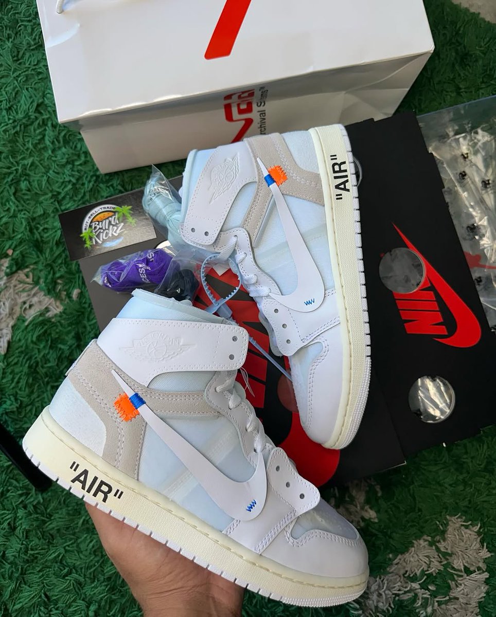 JustFreshKicks tweet media