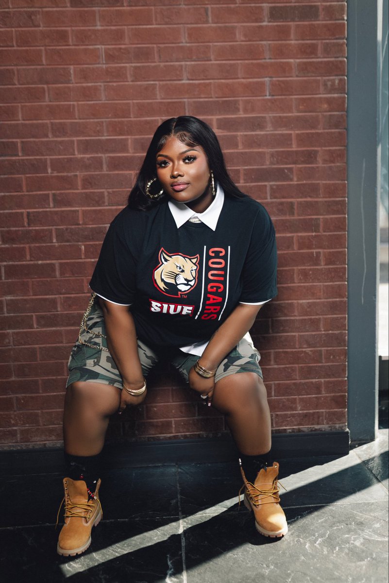 Justrailyn_'s tweet image. She believed she could, so she did. 🎓
Bachelor’s degree secured… Master’s degree next.  #Bachelors2026 #siuealmuni #blackandeducated #blackgraduatesof2026 #Specialeducationteacher