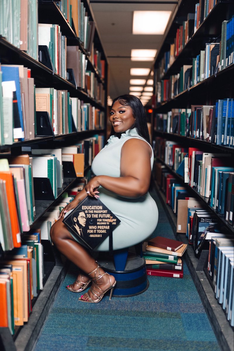 Justrailyn_'s tweet image. She believed she could, so she did. 🎓
Bachelor’s degree secured… Master’s degree next.  #Bachelors2026 #siuealmuni #blackandeducated #blackgraduatesof2026 #Specialeducationteacher