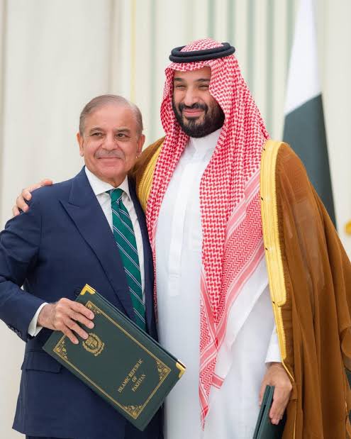 باكستان تجدد دعمها الكامل للسعودية في اتصال هاتفي مع ولي العهد