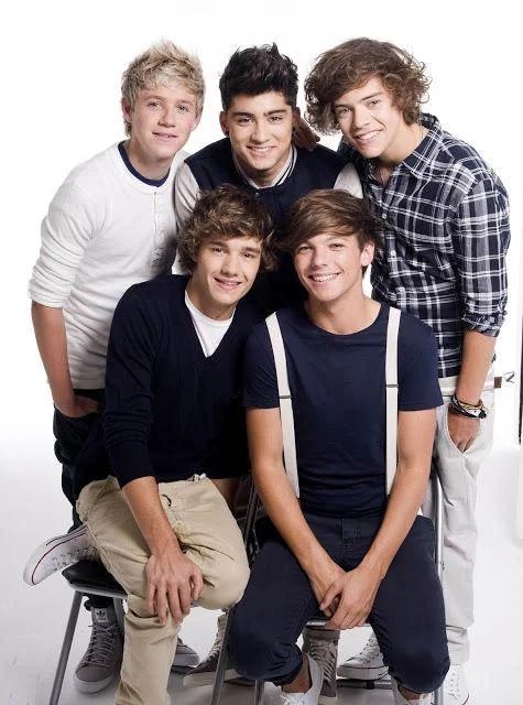 skzboot's tweet photo. this anniversary photoshoot reminds me of one direction’s 2015 (?) photoshoots https://t.co/dLHXL3XniJ