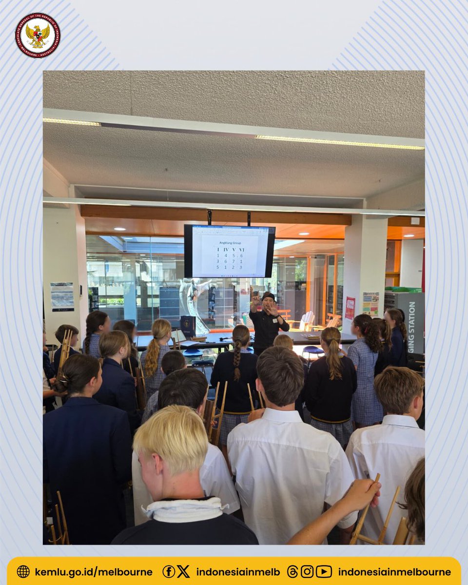 IndonesiaInMelb's tweet image. Promoting Indonesian Culture at Damascus College. 

Read the full article: 
kemlu.go.id/melbourne/beri…

#IniDiplomasi #IndonesiaUntukDunia #DemiNKRI #IndonesianWay #RintisKemajuan