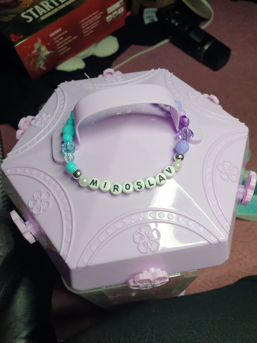 Gruesome tweet media