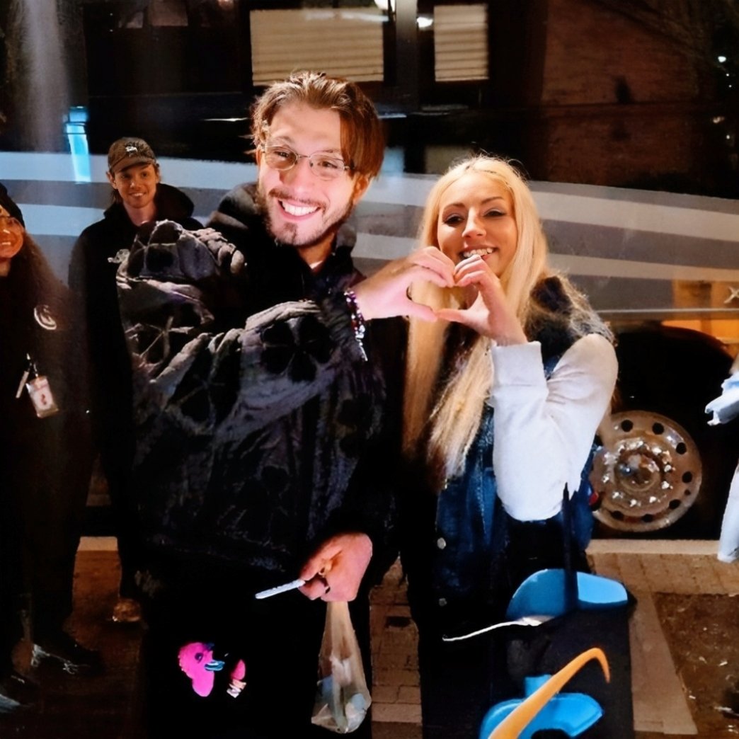 sitswithclouds's tweet photo. we are very cute https://t.co/EdrXoLMCjw