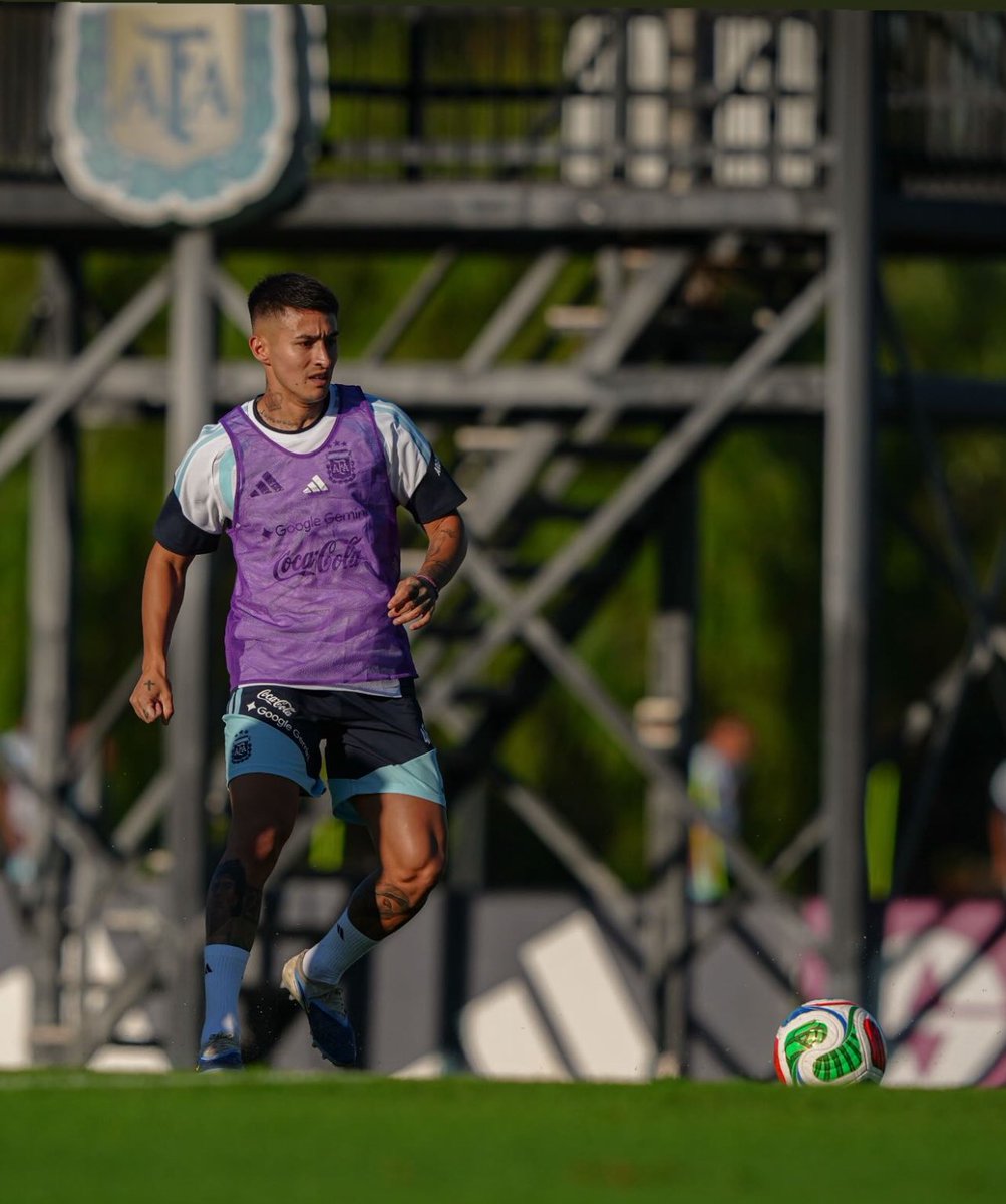 #RACING 🇦🇷 | Gabriel Rojas tuvo su primer entrenamiento con la #SelecciónArgentina. 

El mejor lateral izquierdo del fútbol argentino, ahora con los mejores del país.
