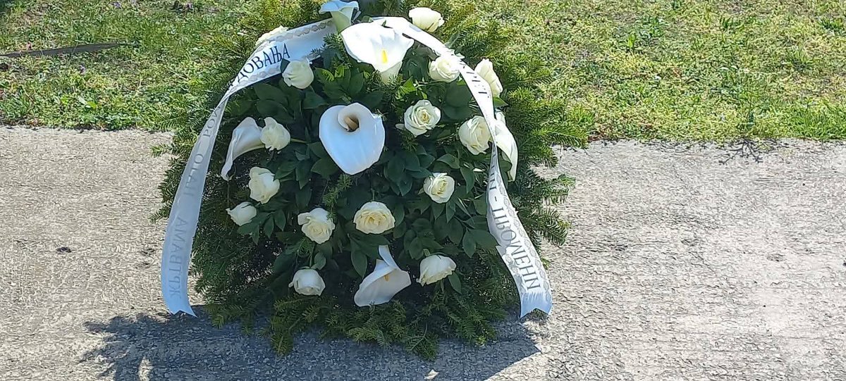 NadiaCavalera's tweet photo. Il 24 marzo 1999 Usa Nato bombardo' Belgrado (con la complicità assurda anche del governo italiano), dopo aver destabilizzato la Jugoslavia con i soliti metodi replicati  poi in Ucraina. Ma i Serbi non dimenticano e alcune macerie sono custodite su via  Kneza Milosa https://t.co/uCqMiBwCQq
