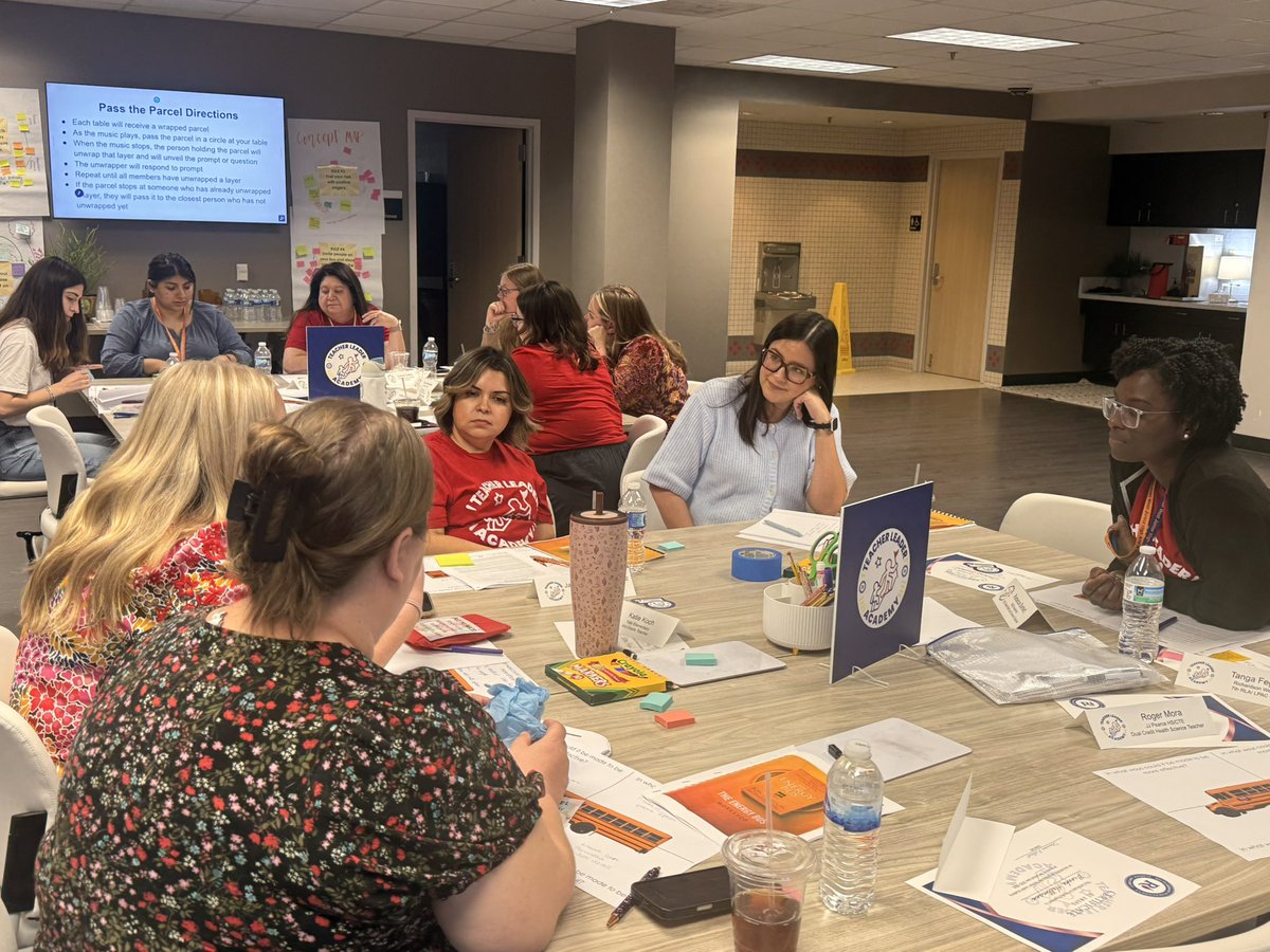 BallastShawna's tweet photo. Reflection is apart of the RISD Learning Framework! Pass the Parcel is a great thinking routine that makes learning visible! #risddreambig #risdTLA https://t.co/E7KNi1X8fW
