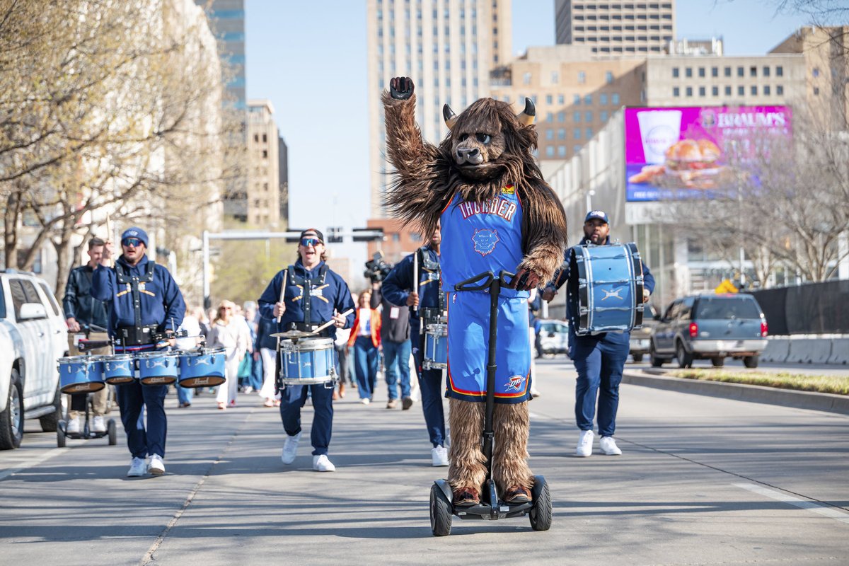 Continental Coliseum tweet media