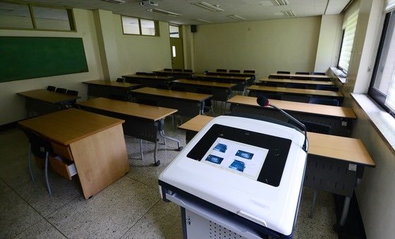 안유명한 tweet media