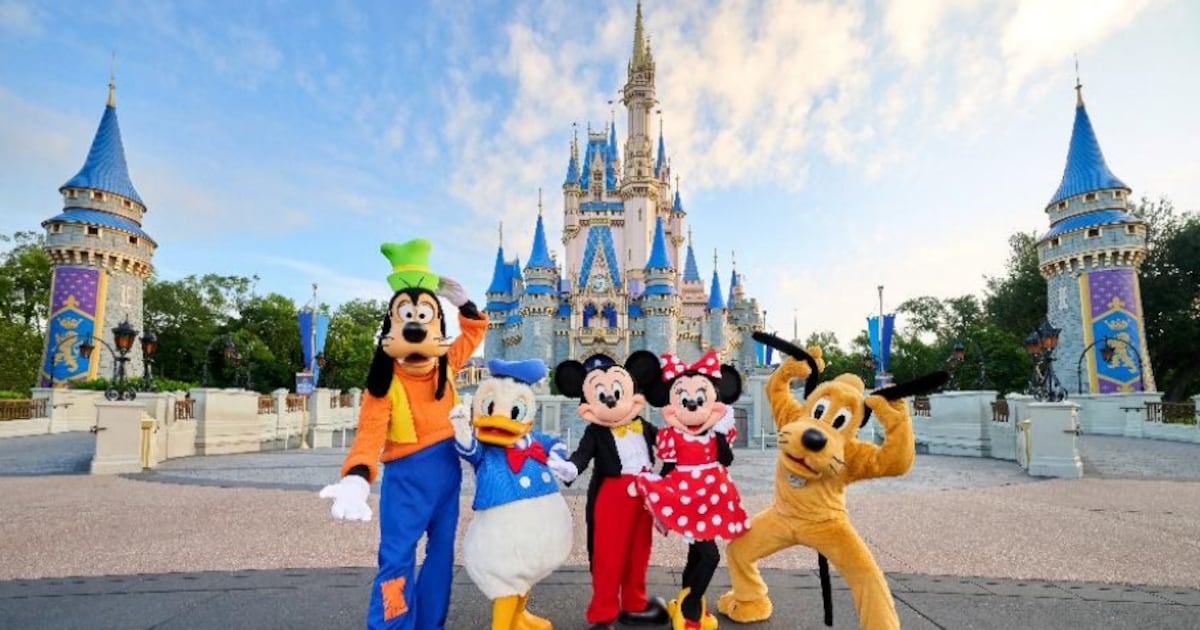 AmaneciendoMx's tweet photo. Disney reactiva competencia de influencers en Latinoamérica con 14 creadores de seis países

Walt Disney World Resort realiza la tercera edición de su plataforma de creadores, reuniendo a influencers de Argentina,…

https://t.co/Xcv3rekCcS

#disney #reactiva #competencia https://t.co/7jTL8SJ1o5