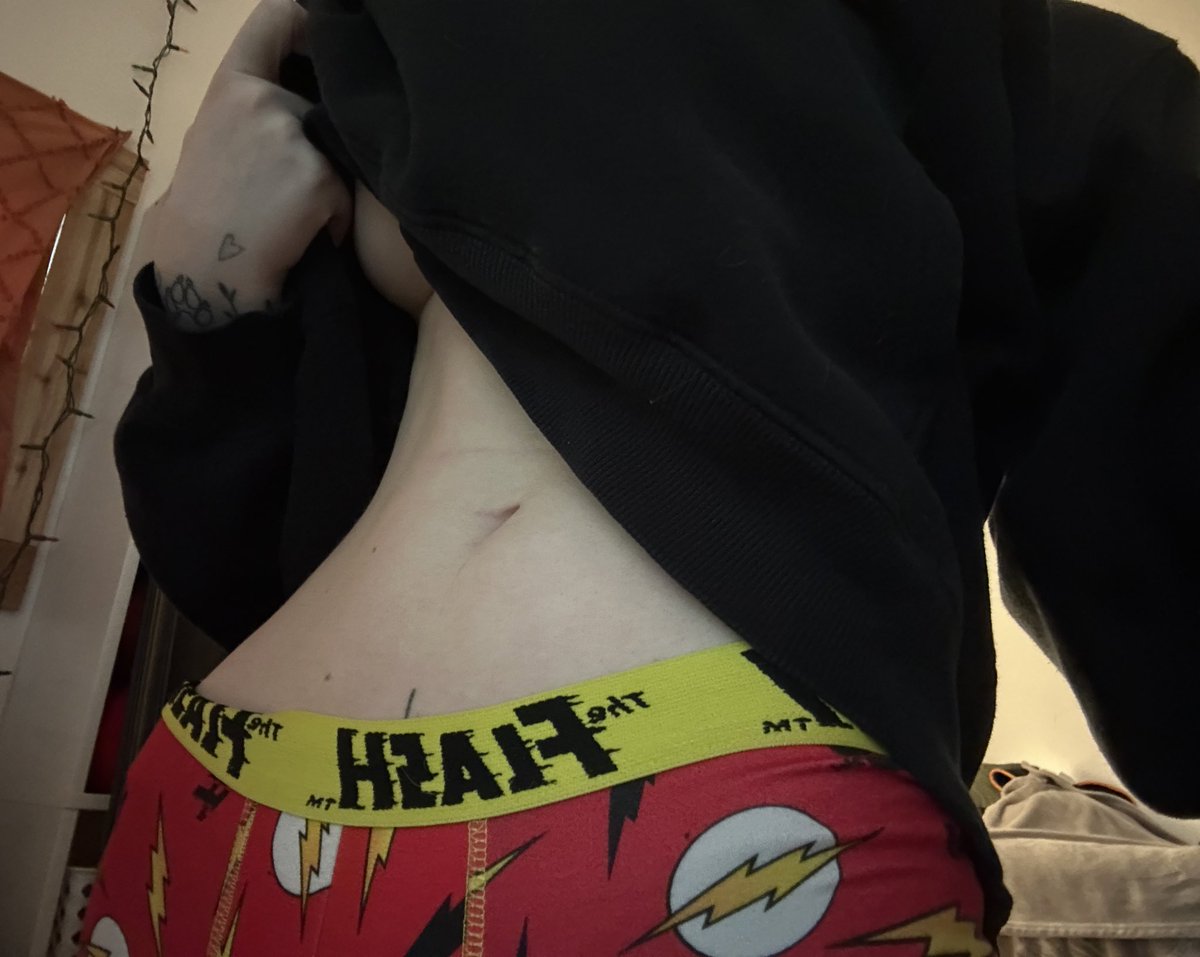 reid 𐂯 bday april 4th!!🎉 tweet media