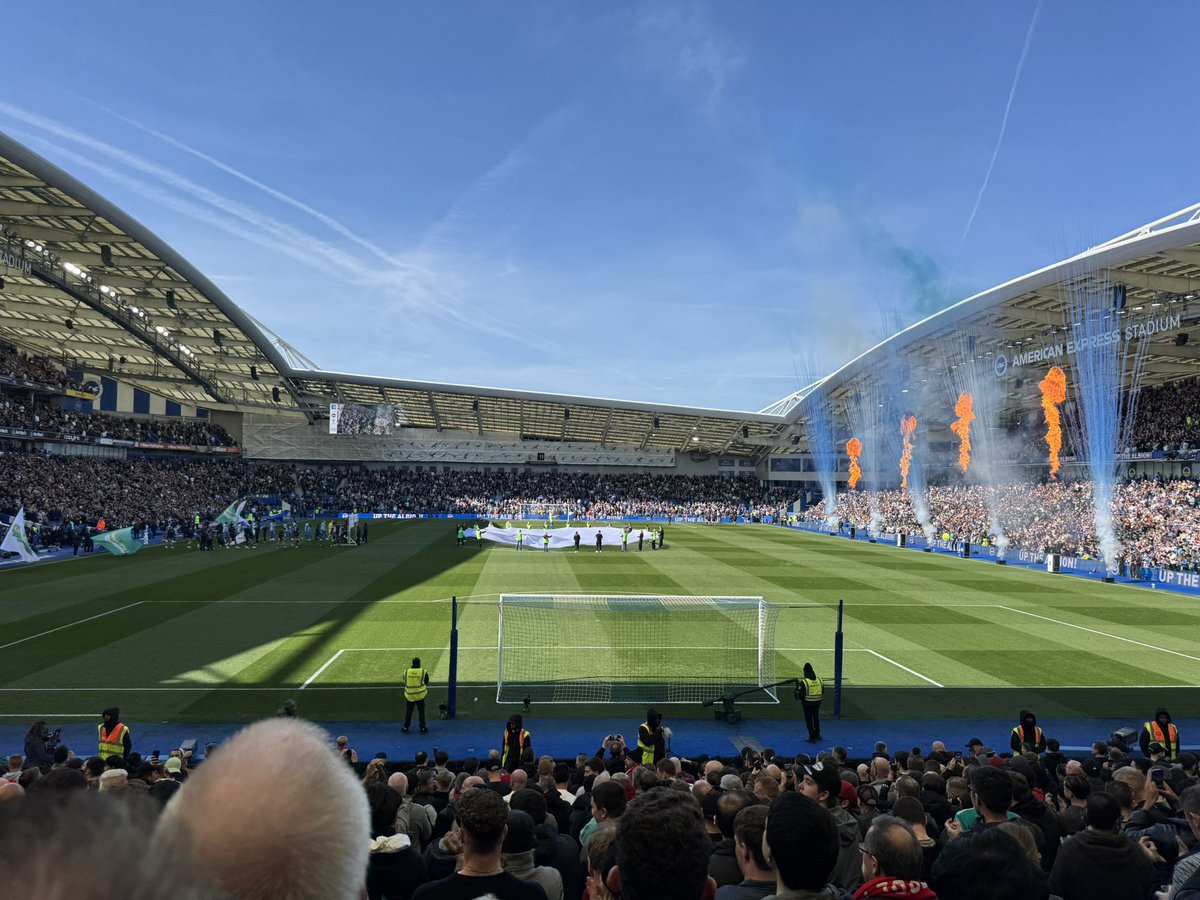 𝙹𝙰𝙼𝙸𝙴 𝙼𝙲𝚀𝚄𝙴𝙴𝙽 tweet media