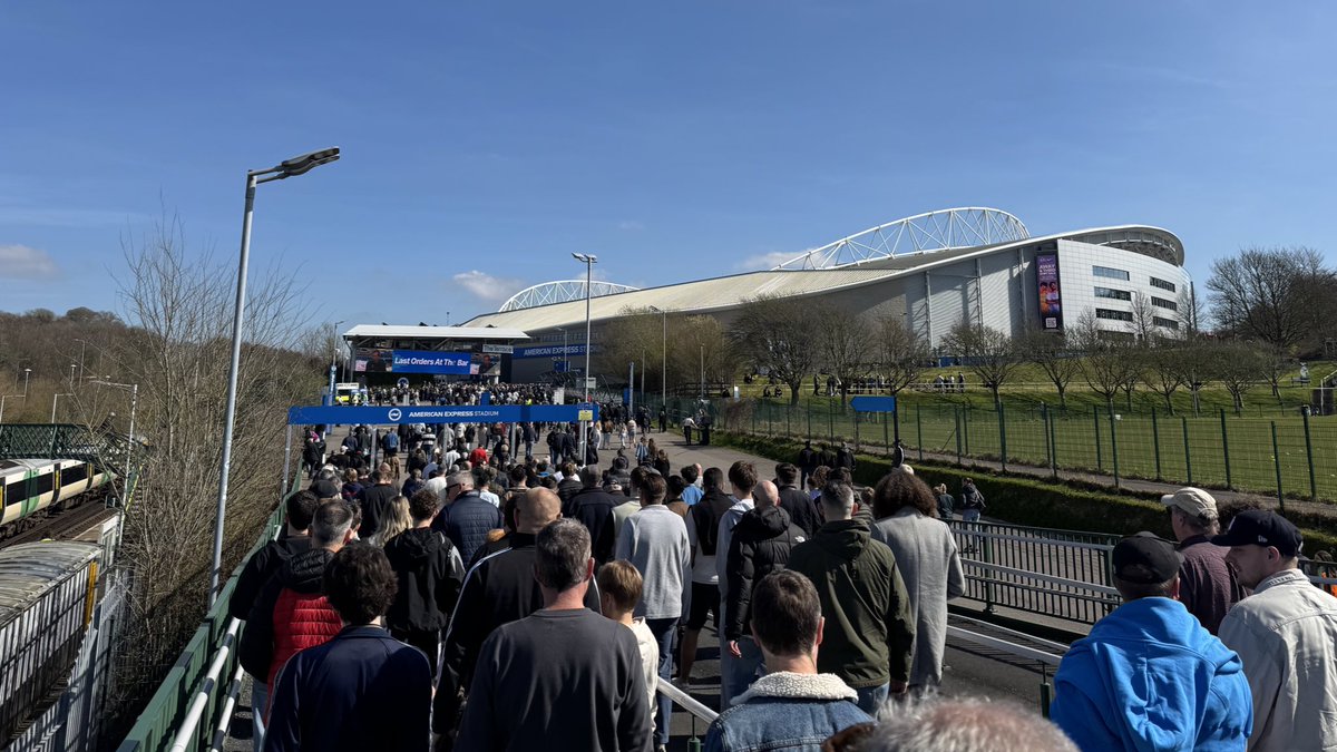 𝙹𝙰𝙼𝙸𝙴 𝙼𝙲𝚀𝚄𝙴𝙴𝙽 tweet media