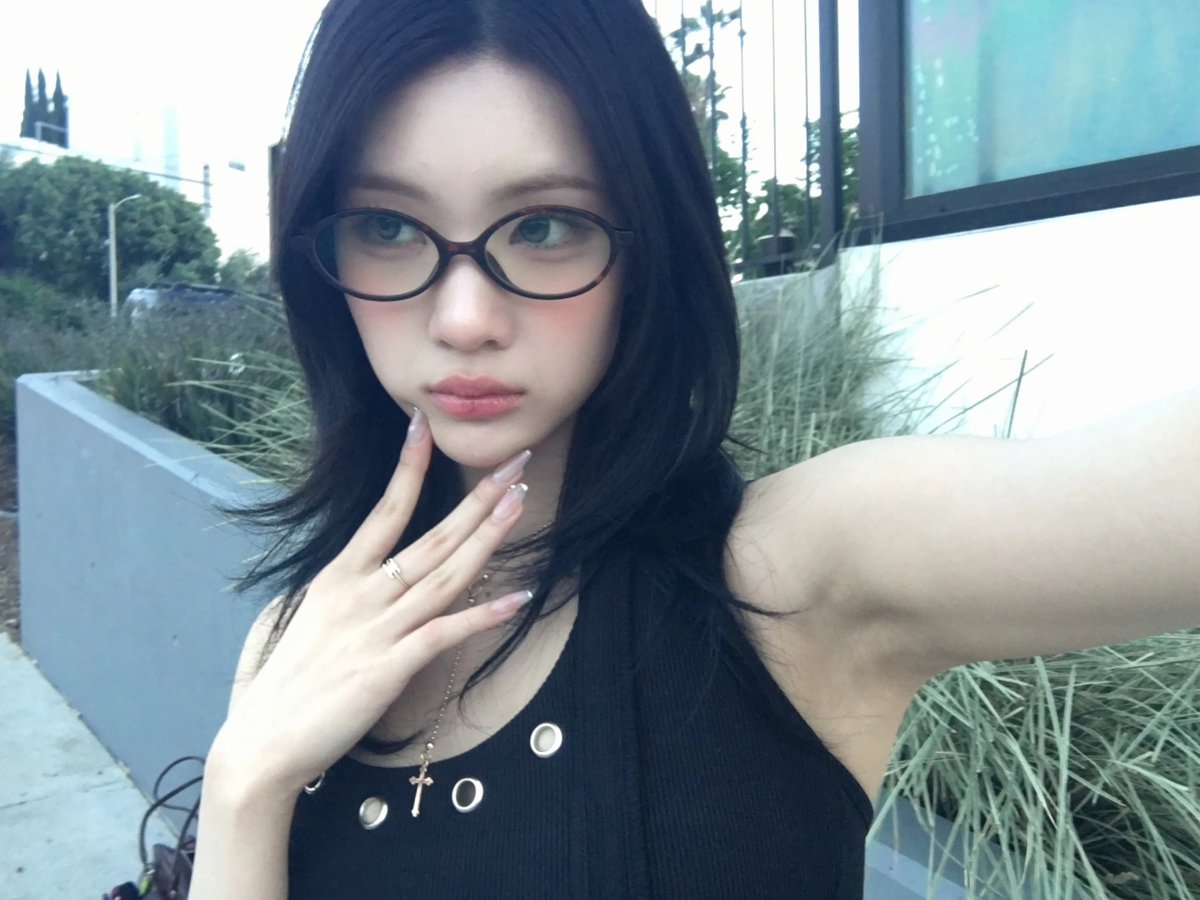 lilly is rude! tweet media