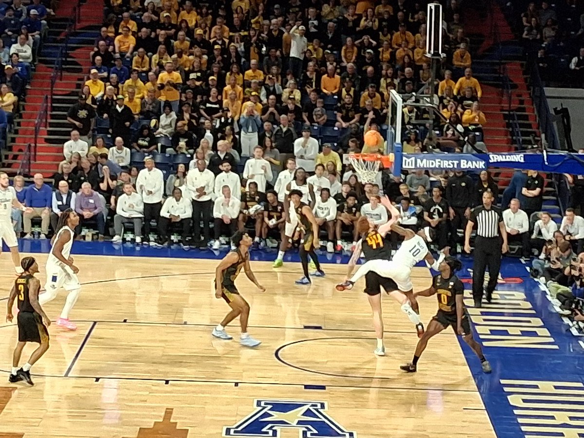 Larry Lewis tweet media