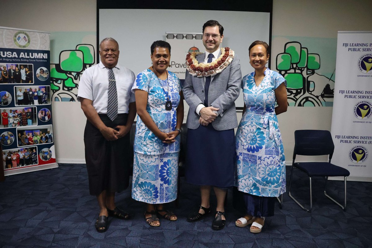 🇺🇸🤝🇫🇯 Working together to protect our children: Chargé d’Affaires John Degory was honored to help launch a workshop for community leaders on methods to prevent youth substance abuse and delinquency. “Project Shield: Pathways to Strong Families and Communities” was developed by