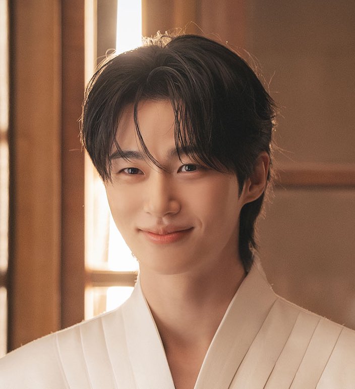 21𝓼𝓽 𝓒𝓮𝓷𝓽𝓾𝓻𝔂 𝓟𝓻𝓲𝓷𝓬𝓮𝓼𝓼 tweet media