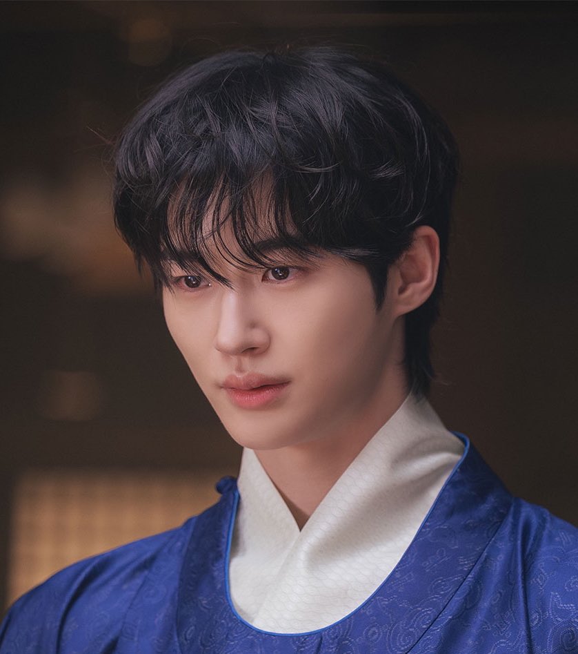 21𝓼𝓽 𝓒𝓮𝓷𝓽𝓾𝓻𝔂 𝓟𝓻𝓲𝓷𝓬𝓮𝓼𝓼 tweet media