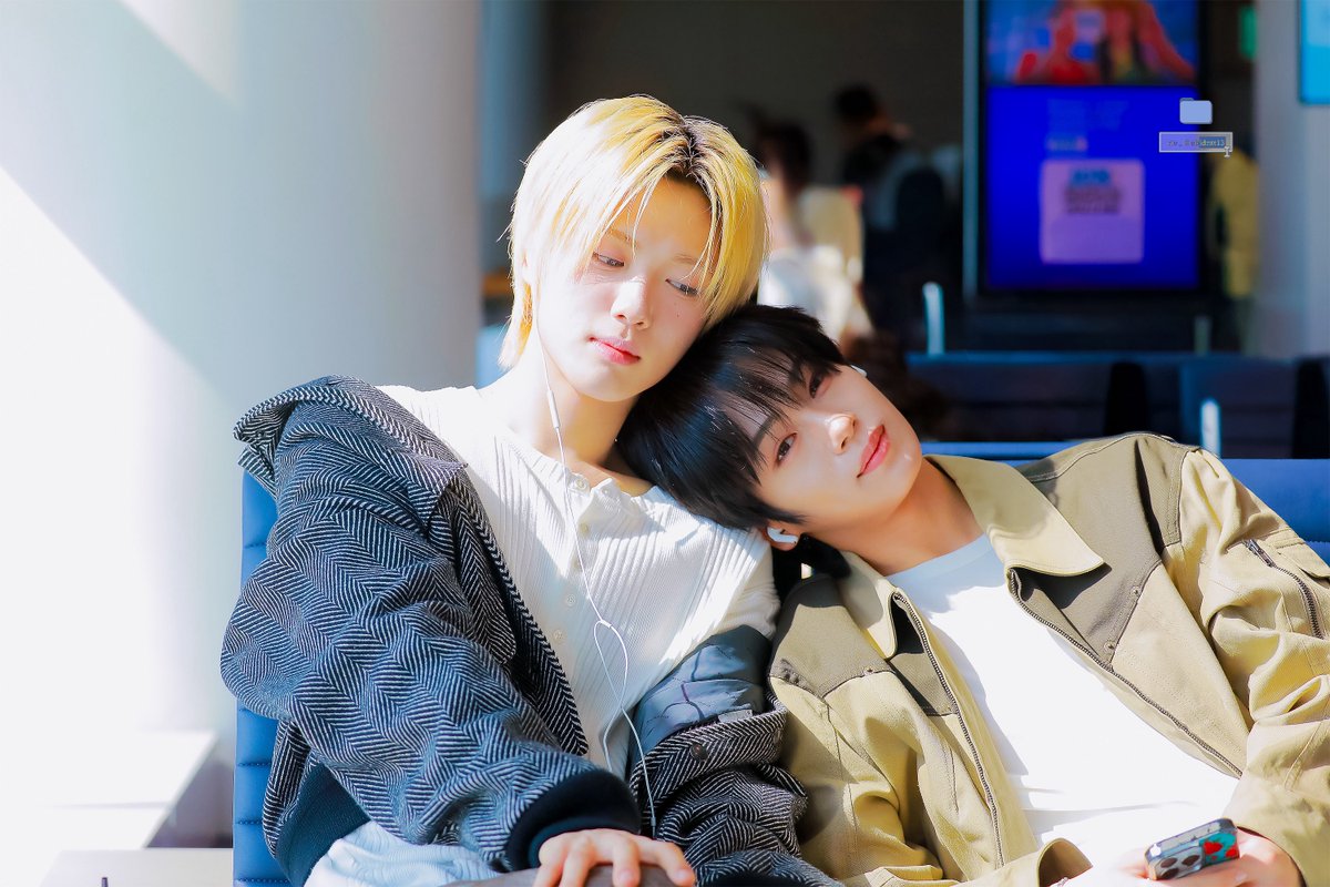 𝚛𝚒𝚎 tweet media