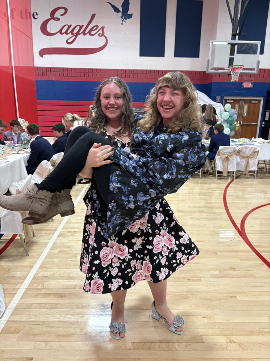 Julie Novak tweet media