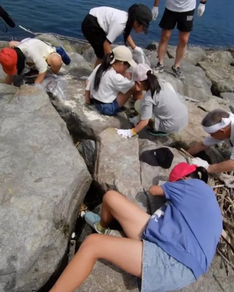 What if ocean debris could become music? 🌊🎶

Through a Rotary-led project, young people and community members collected trash from the shore and transformed it into musical instruments, turning waste into rhythm and melody. 

They performed music made from what was once