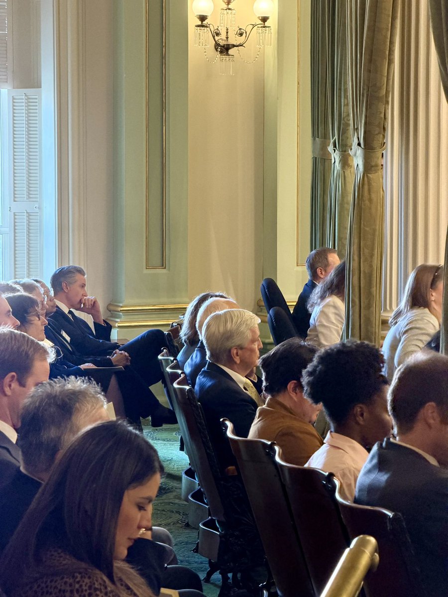 Eytan Wallace tweet media