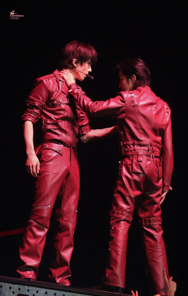 𝒏𝒂𝒓𝒆, tweet media