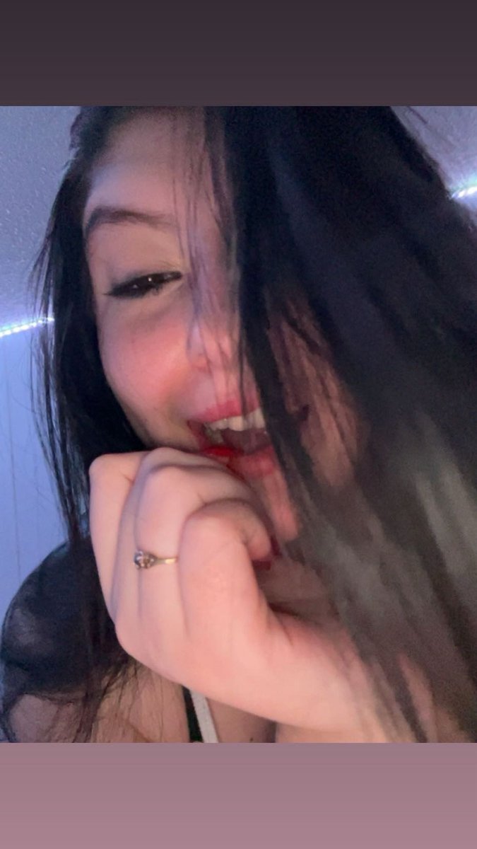stonergirl😝 tweet media