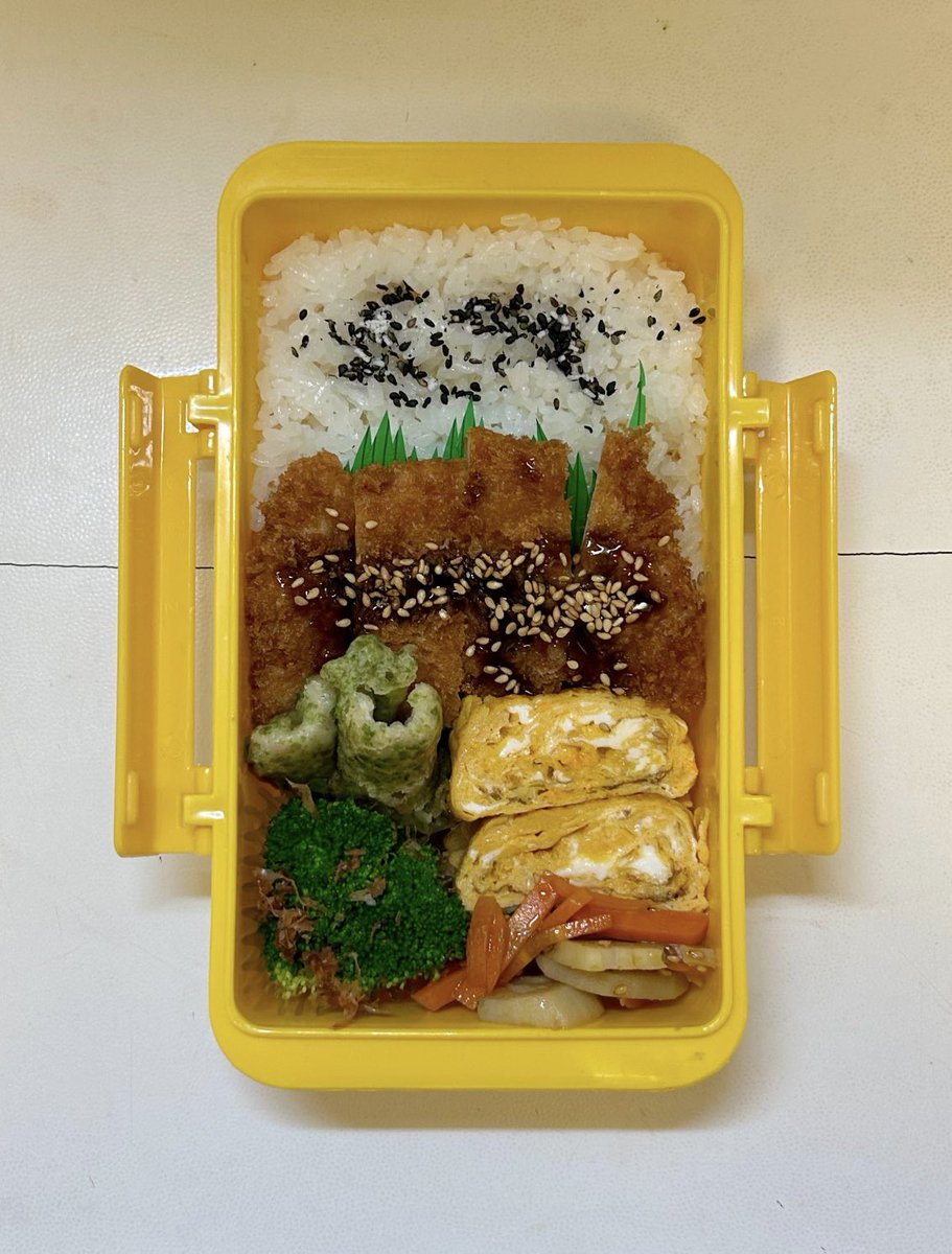 aikosenseidayo's tweet photo. チキンカツ弁当　12分で完成🍗 https://t.co/m0tCeO0S1L