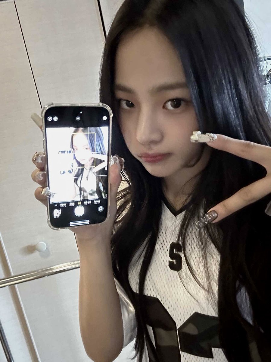 ella౨ৎ tweet media