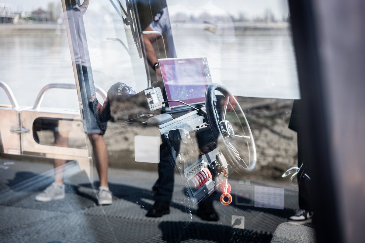 indexhu's tweet image. Egyre kétségbeejtőbb helyzetben Kuba, sötétségben várják a segélyeket a havannaiak.

További képek: index.hu/galeria/index/…

Fotó: Norlys Perez / Reuters

#Cuba #blackout #UnitedStates #indexhu