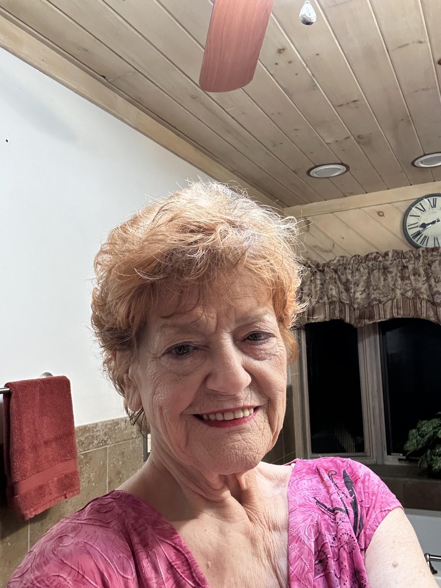 Grannymommy tweet media